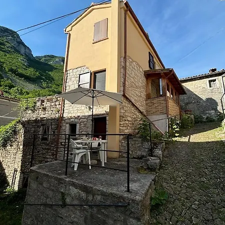 L'arco Di Fondarca Holiday home *