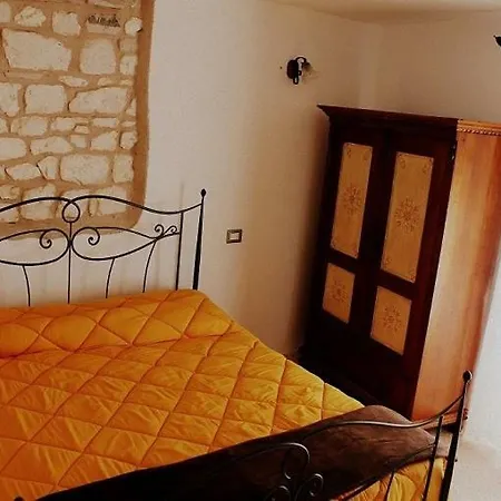 L'arco Di Fondarca Cagli